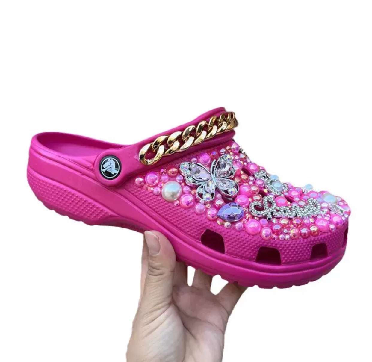 Crocs déjà personnalisé rose foncé !