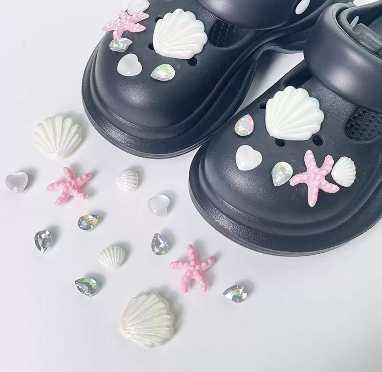 Lot de pins coquillages !